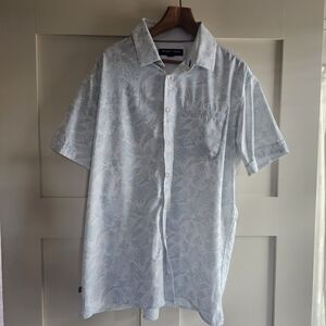 Mizzen + Main Leeward Classic Floral Short Sleeve Button Up Shirt Size Large